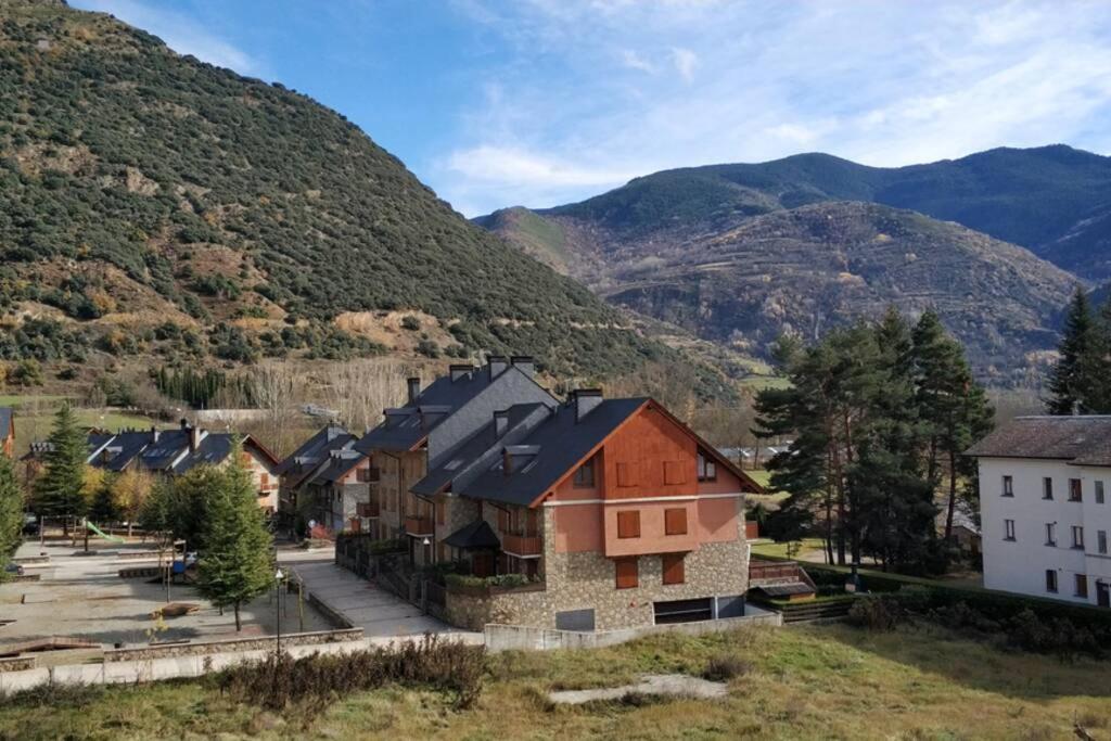 Bassiero Apartament Esterri d'Àneu Buitenkant foto