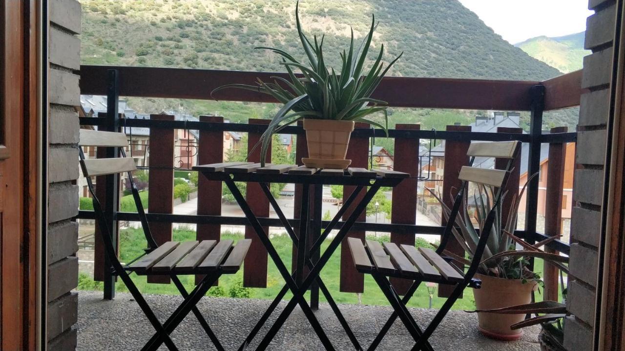 Bassiero Apartament Esterri d'Àneu Buitenkant foto