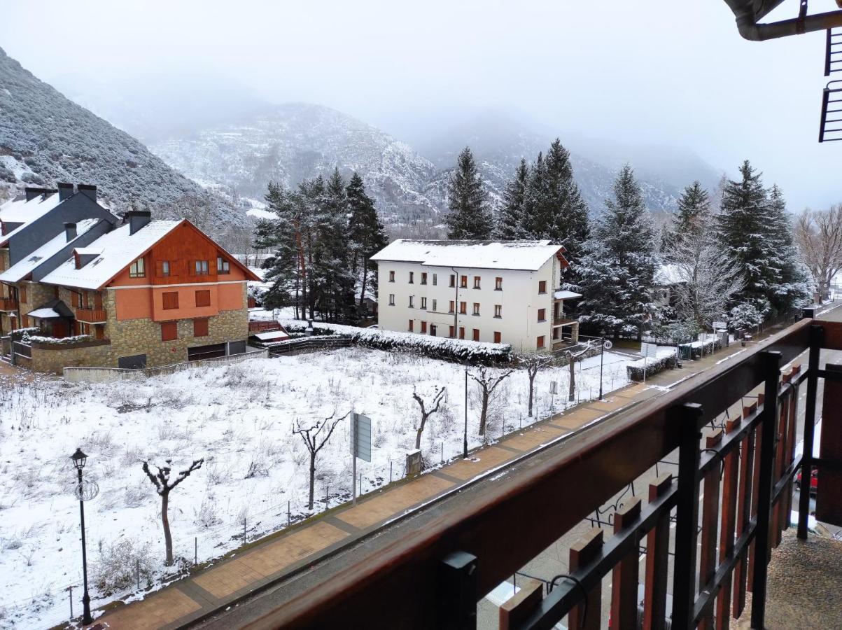 Bassiero Apartament Esterri d'Àneu Buitenkant foto